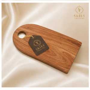 Planche à découper ovale en bois artisanale, grain naturel, bois d'olivier, avec poignée, pour fromage et pain - Product Image 5