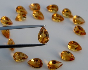 พลอยซิทรินธรรมชาติทรงลูกแพร์เจียระไน ขนาด 9 x 6 มม. รับรองโดยบุคคลที่สาม สีเขียว สำหรับทำเครื่องประดับ ให้เอฟเฟกต์รูปดาว - Product Image 5