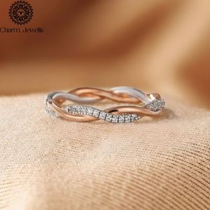Bague de Fiançailles et d'Éternité Classique pour Femme Charm_Jewells en Argent Plaqué Or Rose 18K avec Moissanite Taille Coussin et Sertissage à Griffes IGI - Product Image 4