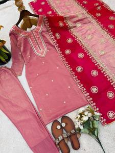 ชุดสัลวาร์ คามีซปักลายสีชมพูพร้อมผ้าคลุมไหล่สำหรับผู้หญิง – เสื้อคุर्ติผ้าฝ้ายแบบดั้งเดิมและกางเกงปาลาซโซ่ ชุดลำลองจากอินเดีย - Product Image 6