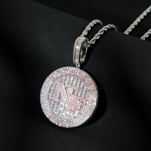 Collier Pendentif Personnalisé avec Initiales Serties de Diamants Moissanite, Style Hip Hop Bling, Bijou Lettre - Product Image 2