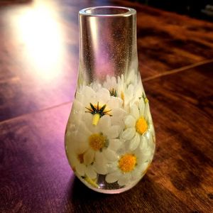 Premium <b>Resin</b> Vase With Modern Look For Home Office Hotel And Restaurant Decoration Purposes - Product Image 1