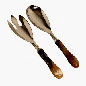Ensemble de couverts en acier inoxydable argenté New Look avec un design unique, poignée en céramique rotative pour restaurant et maison - Product Image 3