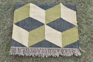 Alfombra de Yute Reversible Tejida a Mano, Alfombra Kilim Plegable de Fibra Natural para Sala de Estar y Hotel a Precio de Mayoreo - Product Image 1