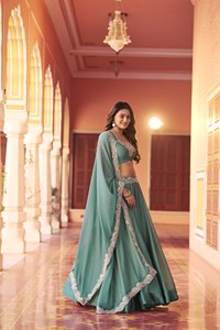 Lehenga Choli de Alta Demanda para Mujer, la Mejor Colección de la Boutique India, Exclusiva para Bodas y Festivales - Product Image 1