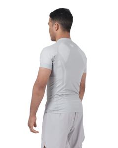 เสื้อรัดกล้ามเนื้อ MMA คุณภาพสูงแบบขายส่ง ปรับแต่งโลโก้ได้ แขนสั้น ผ้าสแปนเด็กซ์ ป้องกันแสงแดด พิมพ์ลายแบบซับลิเมชั่นตามสั่ง - Product Image 4