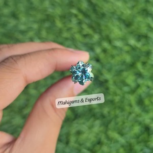Anillos y colgantes de moissanita con corte de flor en azul cian (3 piezas, 9.10 CTS) para la fabricación de joyas de moissanita - Product Image 1