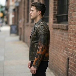Veste de motard en cuir véritable vieilli pour homme avec motif flamme - Product Image 2
