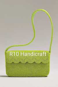 Bolso de cuentas beige y blanco con base moteada, motivo de girasol, centro rojo, pétalos marrón oscuro, patrón de tallo y hoja, marrón oscuro - Product Image 3