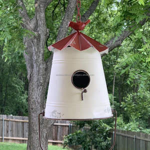 Casa para pájaros de metal para jardín exterior, colgante, decorativa, refugio y lugar de anidación para pájaros pequeños en el patio trasero. - Product Image 1