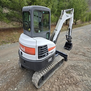 Mini-excavatrice Bobcat E42, poids opérationnel de 8 tonnes, moteur Cummins, capacité de la benne de 0,2 m³, benne de terrassement, marteau brise-roche, pièces de rechange - Product Image 3