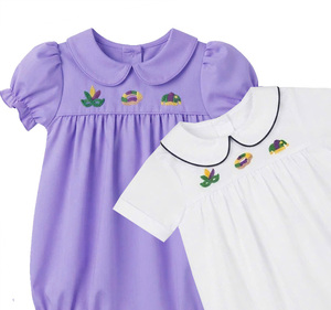 Nœuds français faits à la main, collection Mardi Gras. bulle de bébé. blanc avec des motifs mignons pour les enfants. - Product Image 3