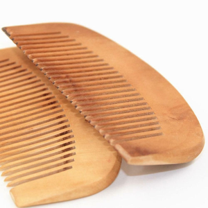 Peine de madera de lujo hecho a mano para hotel por Blossom Craft India - Product Image 6