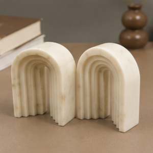 Porte-livres modernes en marbre Banswara, forme arquée, sculpture décorative pour la maison, design irrégulier - Product Image 2