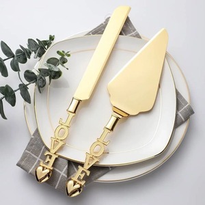 Elegante Juego de Cuchillos para Queso con Mangos Dorados en Forma de Lazo, Hoja de Acero Inoxidable, Apto para Lavavajillas - Product Image 5