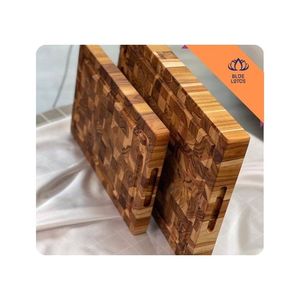 [BEST SELLER] |   Planche à découper en bois pour trancher les légumes, les fruits et la viande lors de la préparation des repas dans les cuisines du Vietnam - Product Image 1