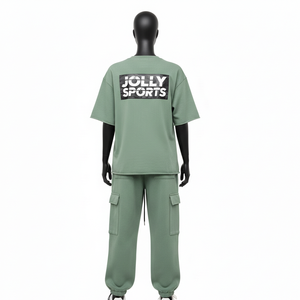 Ensemble haut et pantalon cargo pour femme en jersey de coton premium 220 GSM, vert sauge, avec logo imprimé et broderie. - Product Image 2