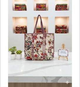 Le Souvenirs - Bolso de Mano Personalizado para Mujer, Acolchado, de Terciopelo, Reversible, para Invierno, Primavera y Verano, Estilo Bohemio Vintage, con Forro de Lona y Cierre de Cremallera - Product Image 4