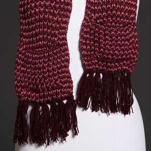 Bufanda Tejida Unisex de Color Sólido - Prenda Esencial para el Invierno - Calentador de Cuello de Punto Piqué Suave con Logotipo Personalizado - Product Image 4