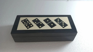 Jeu de dominos en bois et en os pour jeux de société classiques - Ensemble de jeu familial de haute qualité fait à la main avec plateau de forme personnalisée - Product Image 4