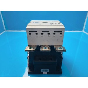 Contactor de Potencia IEC Eaton XTCE500M XTCE 500M Usado, Piezas de Equipos Semiconductores Legados - Product Image 3