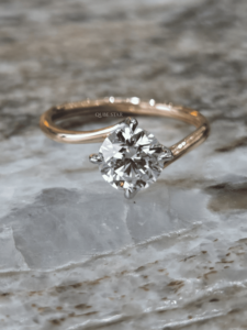 Anillo Solitario Cultivado en Laboratorio de 1.15 Ct, Certificado IGI VS1, Oro, Diseño Minimalista de Tallo Dividido, Clásico, con Engaste de Garras, Joyería de Compromiso - Product Image 1