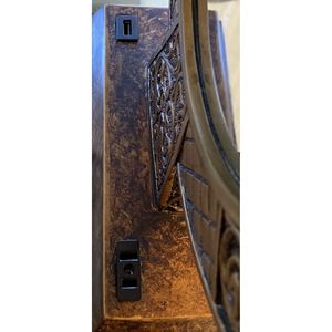 Lámpara de Mesa Antigua de Poliresina de 28 Pulgadas con Decoración de Cristal Flotante en el Centro - Product Image 4