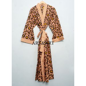 Bata kimono de algodón con estampado animal, hecha a mano en India, ligera, para estar en casa o como albornoz, con estampado de bloques, suave. - Product Image 1
