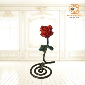 Figurine artisanale en fer forgé, style traditionnel et moderne, rose éternelle, anti-rouille, revêtement en poudre, cadeau de mariage ou de Saint-Valentin - Product Image 3