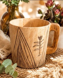 Taza de Madera Tallada a Mano: Arte Folclórico Tribal Grabado, Turismo Caribeño de los Años 70 - Product Image 5