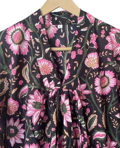 Robe Kimono Florale Noire pour Femme, Manches Longues, Col en V, Imprimée, Décontractée, Vêtement d'Intérieur, Coton Imprimé, Meilleure Vente d'Été - Product Image 3