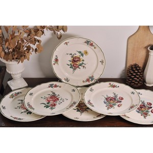 Plato Plano de Cerámica Floral Blanco, Apto para Microondas, Ideal para Servir Comidas y Postres, de la India - Product Image 2