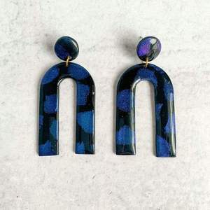 Boucles d'oreilles en résine en gros, boucles d'oreilles en résine époxy en gros, boucles d'oreilles en résine faites à la main en gros, design floral - Product Image 1