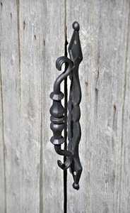 Loquet de portail en fer forgé - Design traditionnel - Finition peinte - Quincaillerie de portail durable - Modèle KHP-DECO-SP - Product Image 4