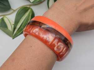 Bracelet élastique perlé en résine acrylique Lucite, tube incurvé poli miroir, pour femme, coloré, sculptures modernes, accents décoratifs - Product Image 4