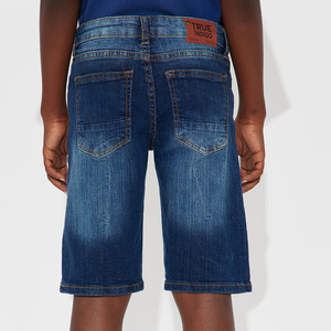 Pantalones cortos de mezclilla clásicos para niños, de color sólido, con bolsillos y logotipo, de corte recto y costuras impecables, hechos con material de alta calidad. - Product Image 2