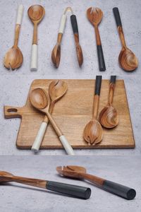 Utensilios para ensalada de madera con mangos con diseño azul - Product Image 6