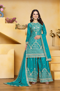 Ensemble Sharara en crêpe naturel entièrement cousu pour femmes, avec kurta brodée de sequins et dupatta assorti, ensemble trois pièces - Product Image 3