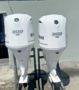 Gran Demanda al por Mayor: Par de Motores Fueraborda USADOS F300HP 300hp de 4 Tiempos y Eje de 25 Pulgadas V6, 355/358 Horas, ¡LISTOS PARA ENVIAR! ENTREGA 24/7 - Product Image 2