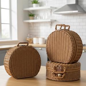 ตะกร้าหวายทรงกลมสไตล์เรียบง่ายพร้อมหูหิ้ว เหมาะสำหรับงานปาร์ตี้ในสวนและการจัดเก็บสัมภาระสำหรับการเดินทาง ขายส่งจากอินเดีย - Product Image 4