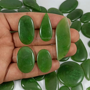 หยกเนฟไรต์ธรรมชาติคุณภาพสูงสีเขียวขัดมือ ทรงคาโบชอง เปลี่ยนสีได้ ขนาด 20-35 มม. สำหรับทำจี้ แหวน และเครื่องประดับ - Product Image 1