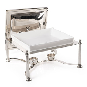 Plat à chafing rectangulaire élégant en argent, sur un support orné à quatre pieds avec supports pour brûleurs et couvercle assorti, idéal pour les mariages - Product Image 2