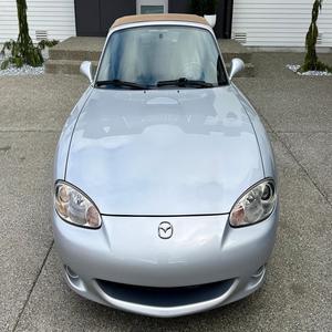 Mazda MX-5 Miata LS de 2002 - Product Image 1