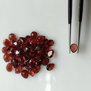 Granate Rojo Natural de 5x4MM, Corte Pera, Gema Suelta de la Mejor Calidad para Joyería - Product Image 3