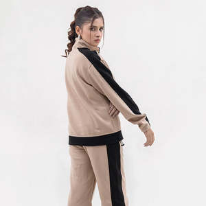 Survêtement pour femmes en tissu doux, deux pièces, coupe confortable, respirant, design extensible pour l'entraînement, la salle de sport, la course à pied - Product Image 6