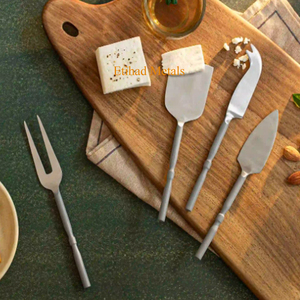 Cuchillos para Queso Dragonfly, Juego de 4 Cuchillos para Queso Premium Dorados, Acabado Plateado Mate, Mango Gris - Product Image 1