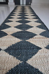 Handloom Jute Tapis Géométrique Eco Conscious Artisanal Flatweave Tapis Parfait Pour Les Importateurs De Décoration Intérieure - Product Image 3