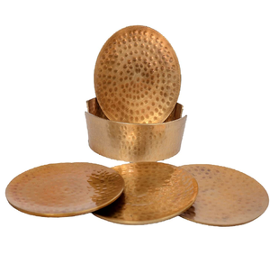 Bandeja circular de latón de dos tonos con un diseño dividido en acabado plateado y dorado pulido, disponible a precios de mayorista. - Product Image 4