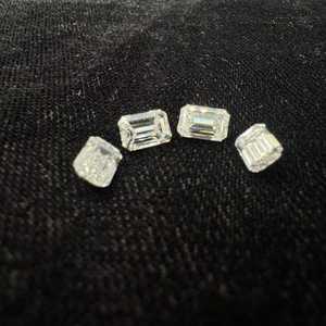 Luxira Jewels - Diamante Natural de Corte Esmeralda de 3.00 Ct, Color E, Certificado, Piedra Suelta para Anillos de Compromiso Personalizados de Lujo - Product Image 2