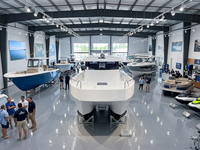 Yacht sportif personnalisé en aluminium et fibre de verre, 6 places, moteur hors-bord 120 CV, croisière fluviale, transport, pêche, tourisme, UBI 766 7,6 m
